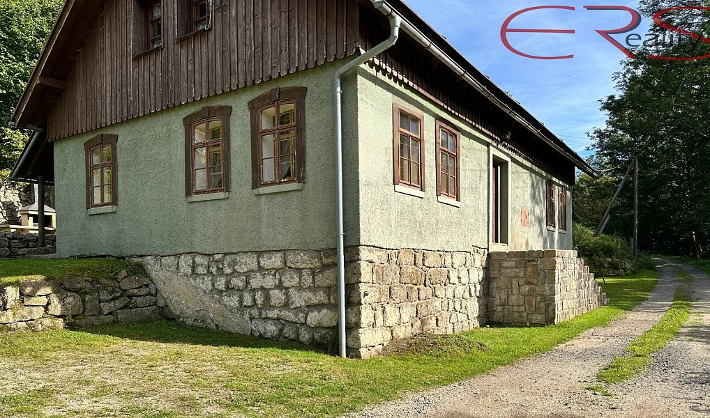 Prodej domu 187 m² s pozemkem 1 026 m², Desná – náhled fotky 2