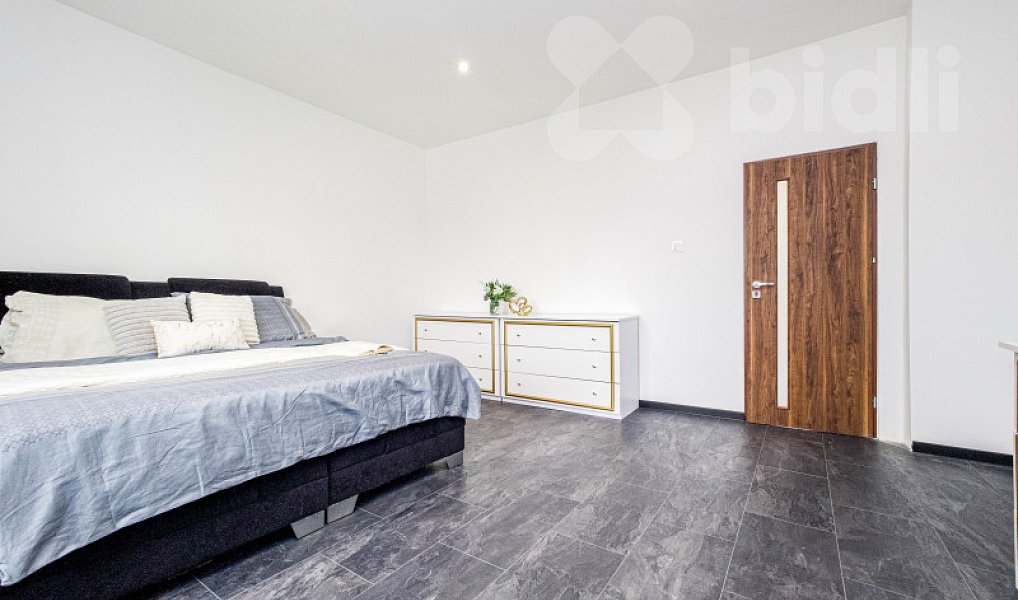 Prodej domu 246 m² s pozemkem 1 500 m², Prysk – náhled fotky 14