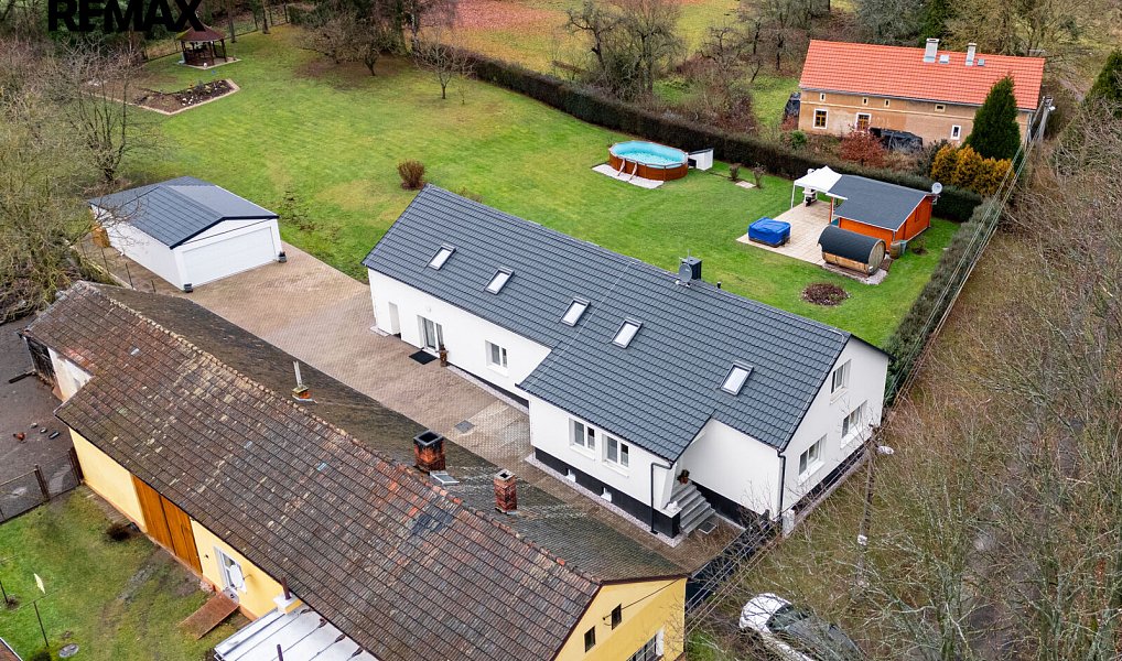 Prodej domu 267 m² s pozemkem 2 257 m², Horšovský Týn – náhled fotky 2