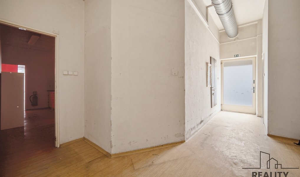 Pronájem obchodních prostor 250 m², Pardubice – náhled fotky 9