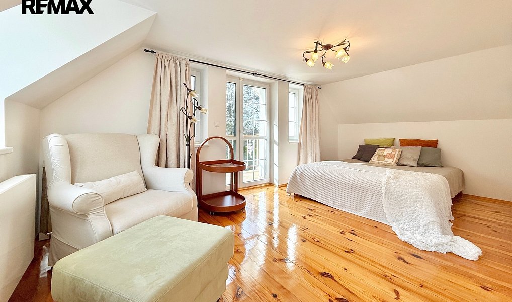 Prodej domu 650 m² s pozemkem 2 968 m², Svinaře – náhled fotky 2