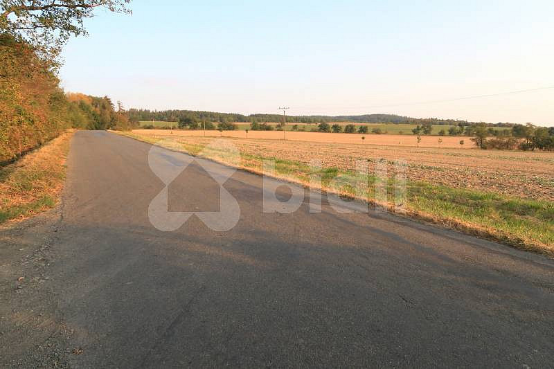 Prodej pole 3 030 m²
