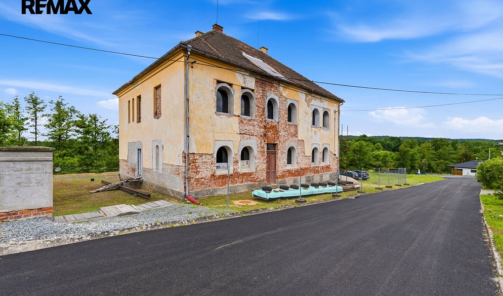 Prodej domu 735 m² s pozemkem 3 134 m², Zemětice – náhled fotky 16
