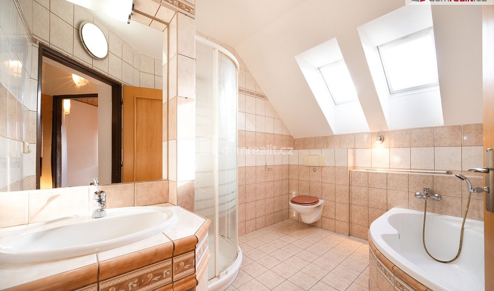 Prodej domu 253 m² s pozemkem 2 075 m², Dolní Třebonín – náhled fotky 37