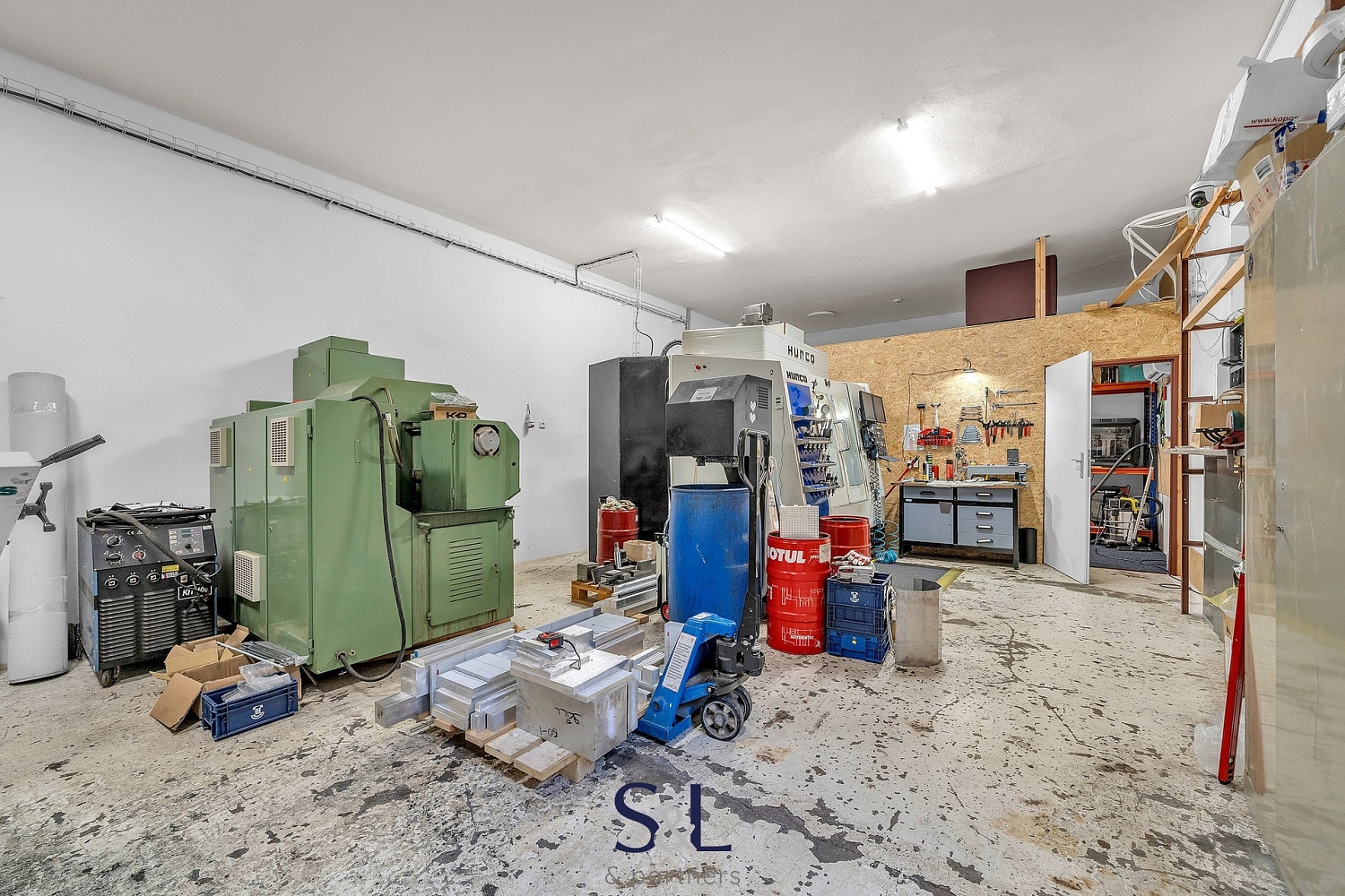 Prodej výrobních prostor 2 098 m² – fotografie 3