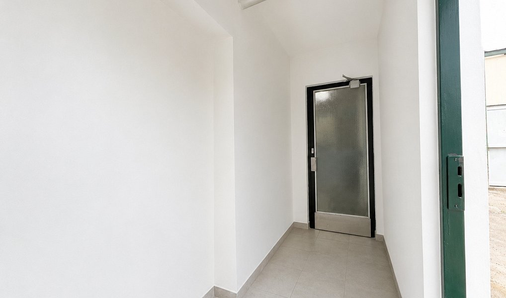 Prodej výrobních prostor 600 m², Pardubice – náhled fotky 19