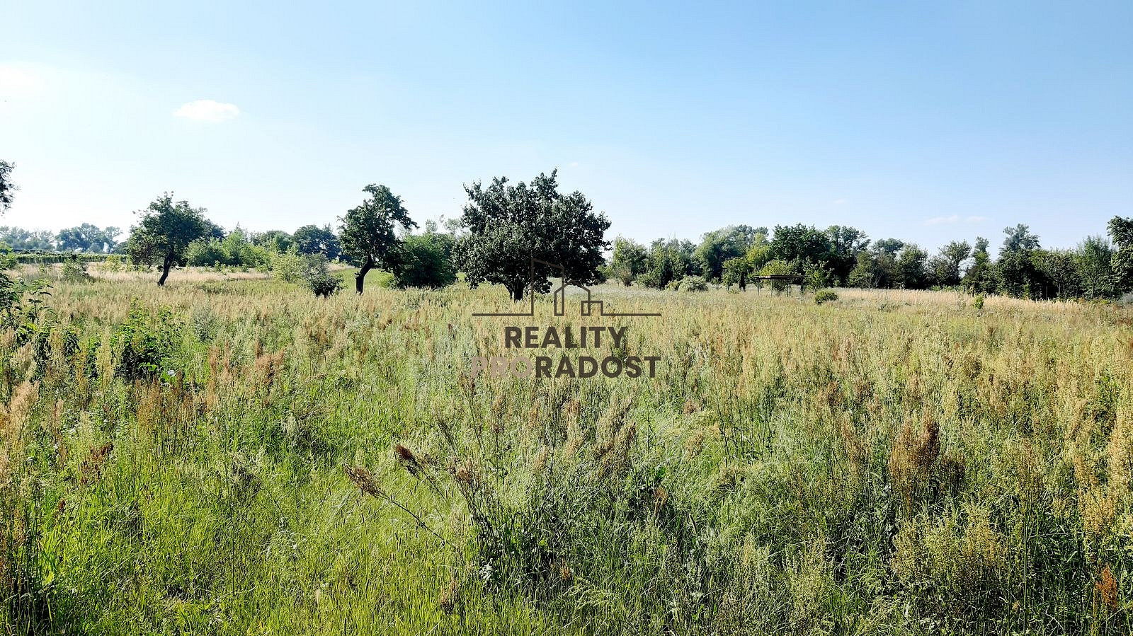 Prodej stavebního pozemku 2 575 m² – fotografie 3