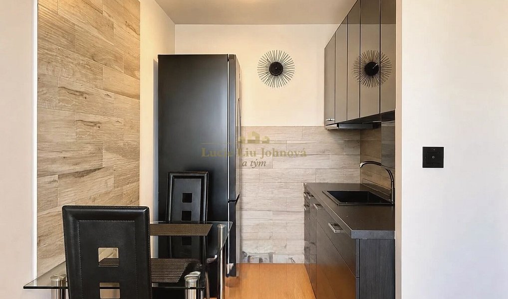 Prodej bytu 2+kk 41 m², Praha – náhled fotky 2