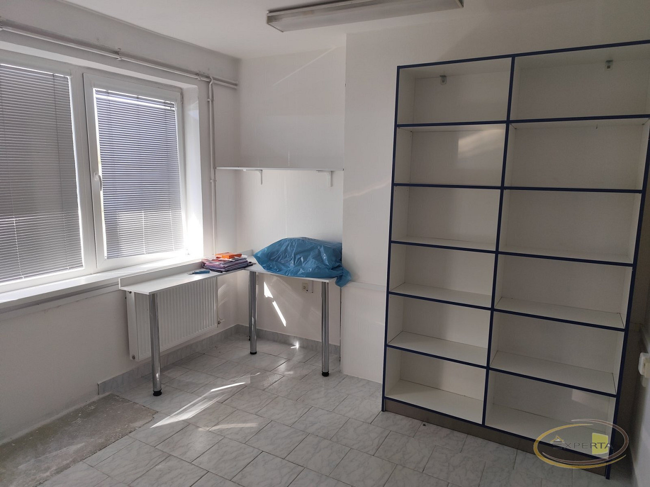 Pronájem obchodních prostor 14 m² – fotografie 2