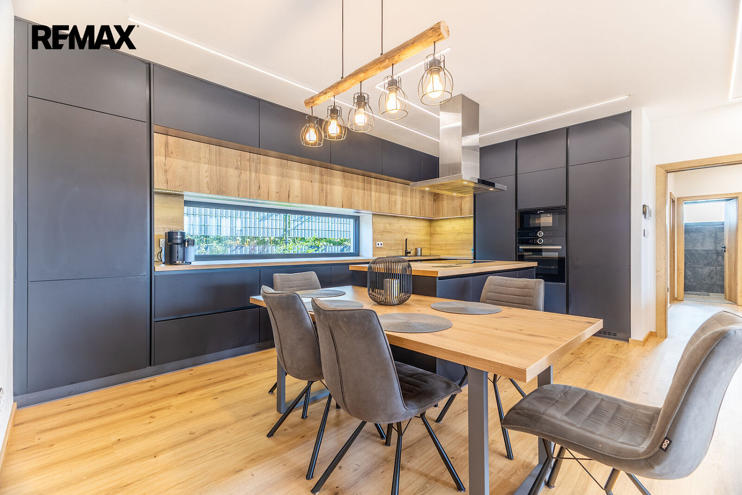Prodej domu 180 m² s pozemkem 918 m² – fotografie 2