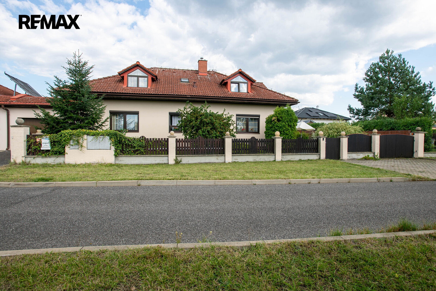 Prodej domu 300 m² s pozemkem 1 197 m²