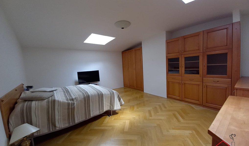 Pronájem bytu 3+kk 99 m², Praha – náhled fotky 18