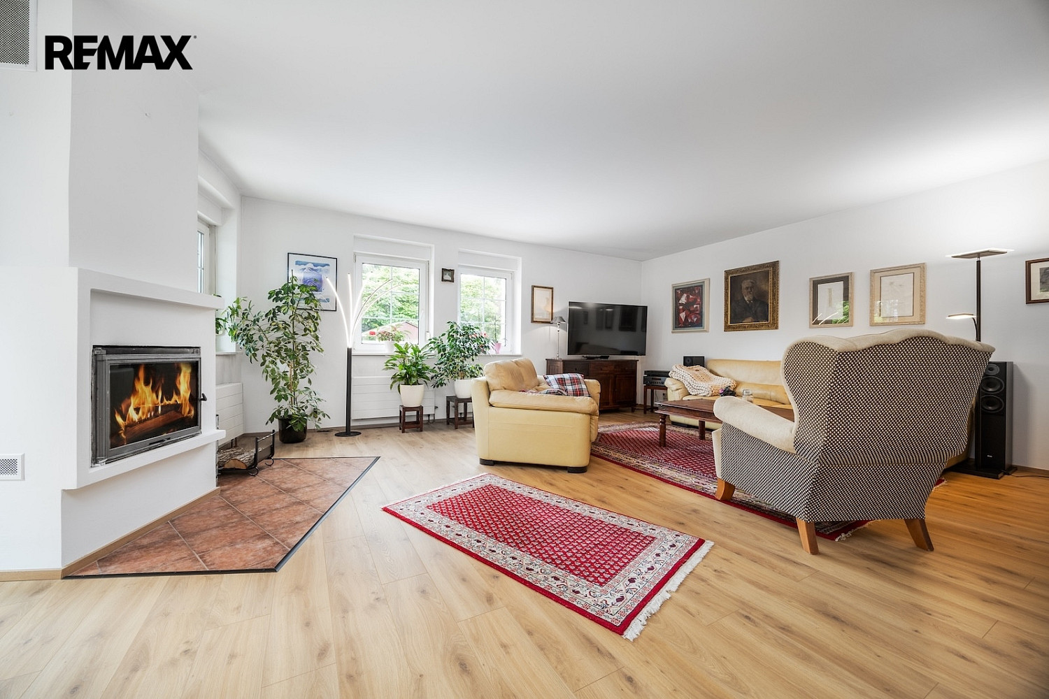 Prodej domu 190 m² s pozemkem 877 m² — photo 2