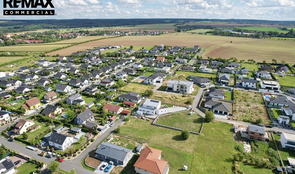 Prodej stavebního pozemku 1 551 m², Křenice – náhled fotky 4