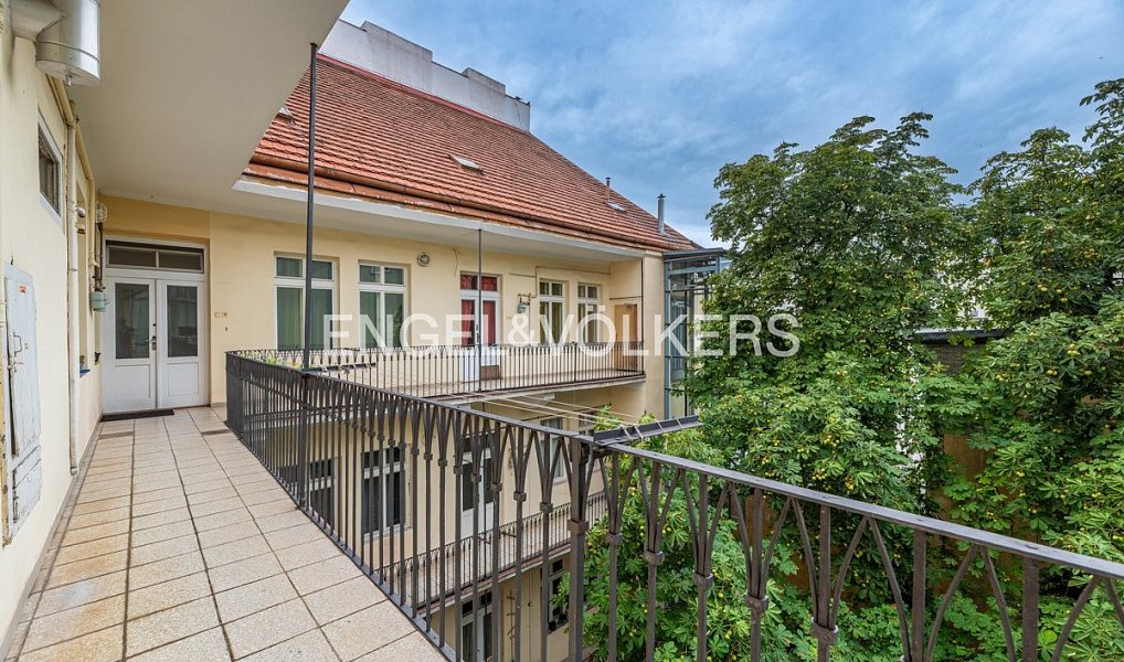 Pronájem bytu 2+1 80 m², Praha – náhled fotky 3
