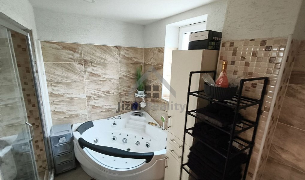 Prodej nájemního domu, činžáku 450 m², České Velenice – náhled fotky 14