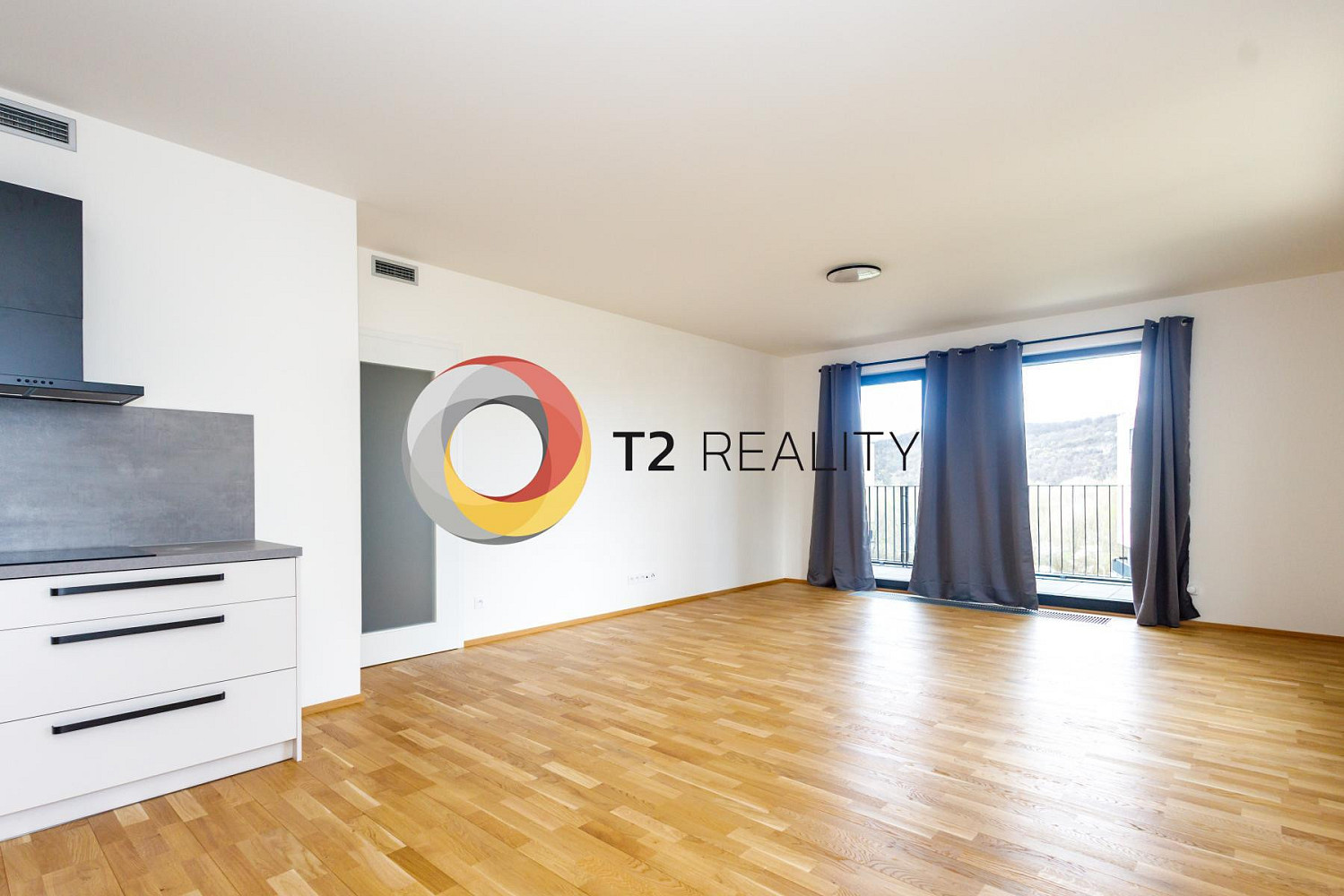 Pronájem bytu 2+kk 68 m² — photo 2