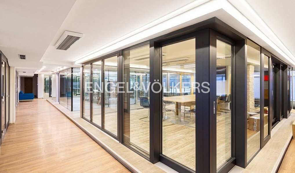 Pronájem obchodních prostor 1 520 m², Praha – náhled fotky 3