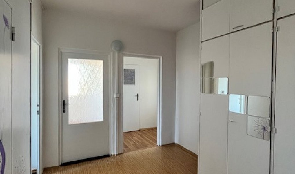 Pronájem bytu 2+1 78 m², Hradec Králové – náhled fotky 4