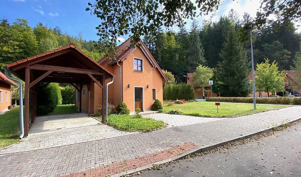 Prodej domu 140 m² s pozemkem 528 m², Karlovy Vary – fotka 1 z 18