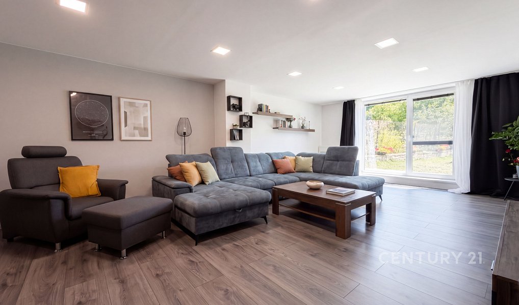 Prodej domu 284 m² s pozemkem 1 154 m², Roštín – náhled fotky 20