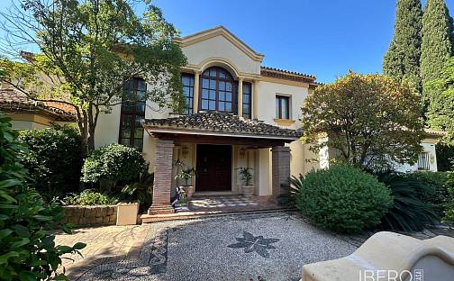 Prodej domu 985 m² s pozemkem 1 766 m², Sierra Blanca, Španělsko