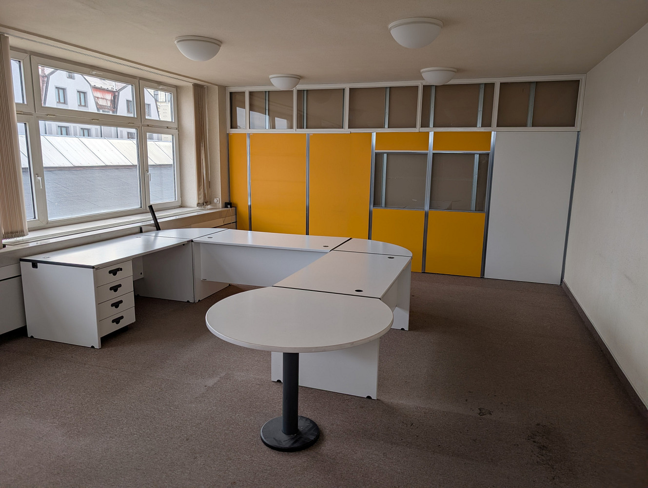 Pronájem kanceláře 38 m² – pohled 2
