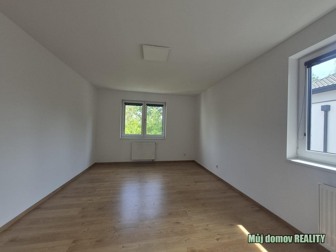 Pronájem domu 120 m² s pozemkem 350 m² – fotografie 2