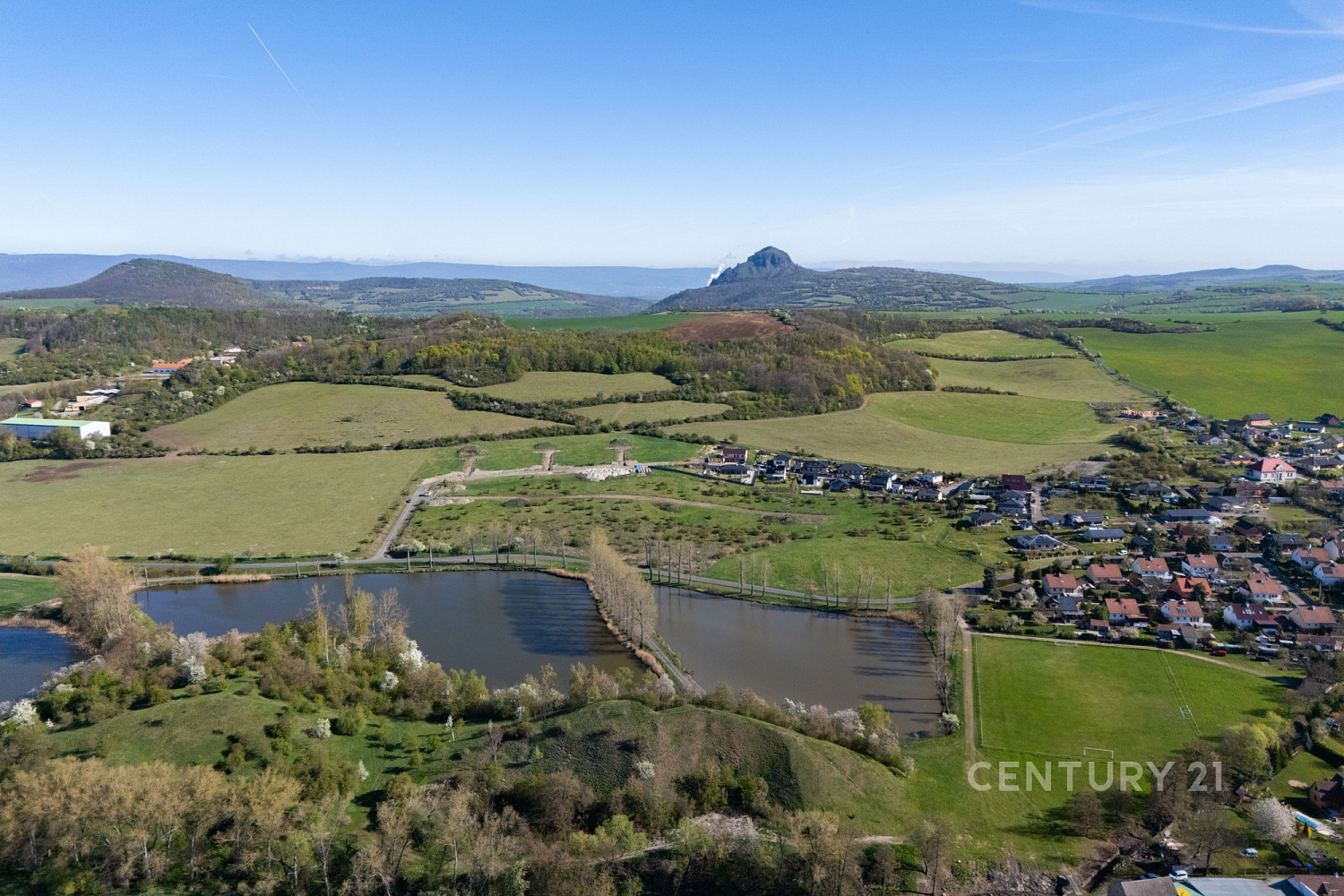 Prodej stavebního pozemku 1 215 m² – fotografie 5