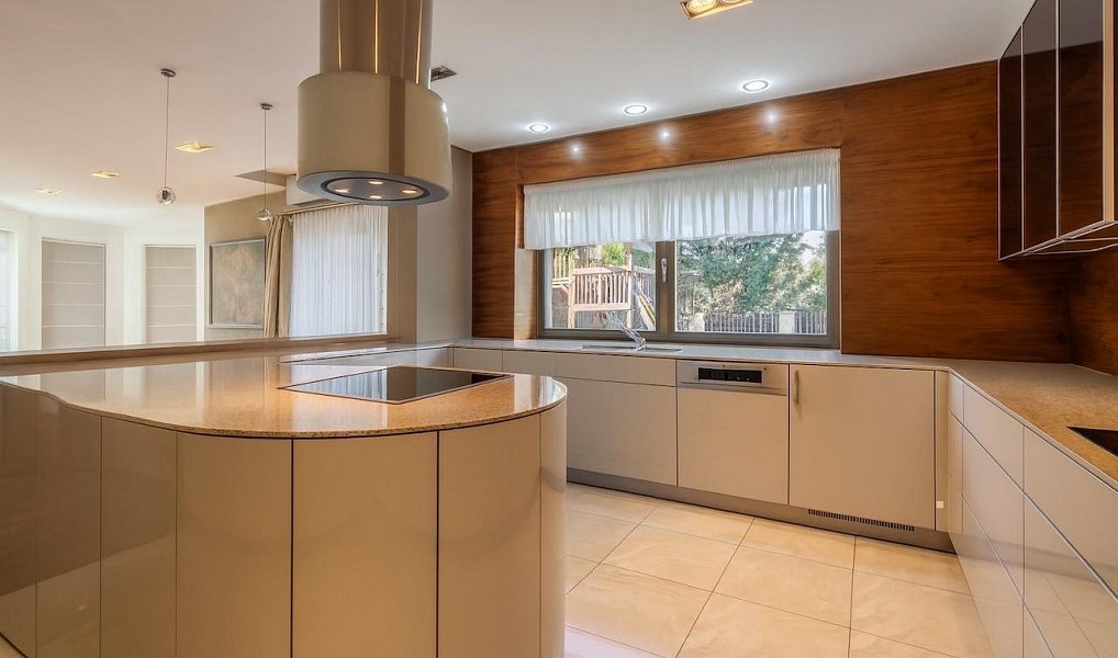 Prodej domu 700 m² s pozemkem 1 893 m², Roztoky – náhled fotky 5
