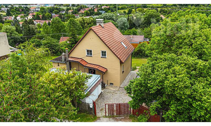 Prodej domu 181 m² s pozemkem 678 m² — photo 2