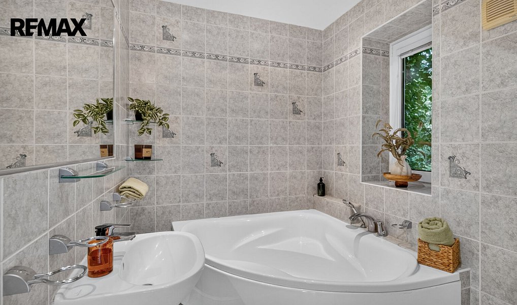 Prodej domu 256 m² s pozemkem 894 m², Zvole – náhled fotky 9