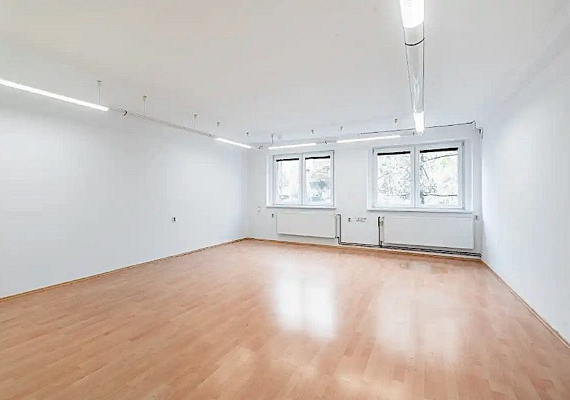 Pronájem kanceláře 51 m² – fotografie 2