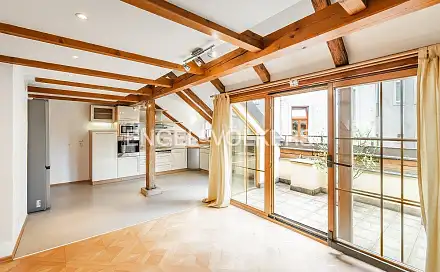 Pronájem bytu 4+kk 221 m²