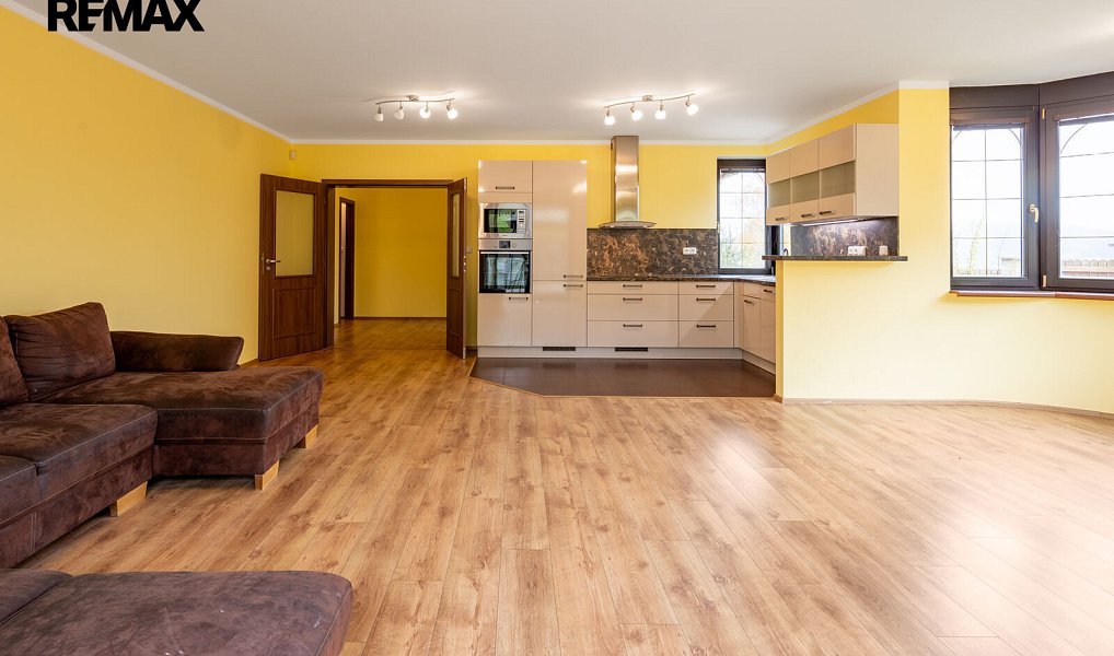 Prodej domu 205 m² s pozemkem 946 m², Jenišov – náhled fotky 5