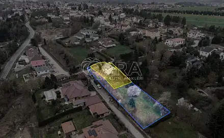 Prodej stavebního pozemku 1 100 m²