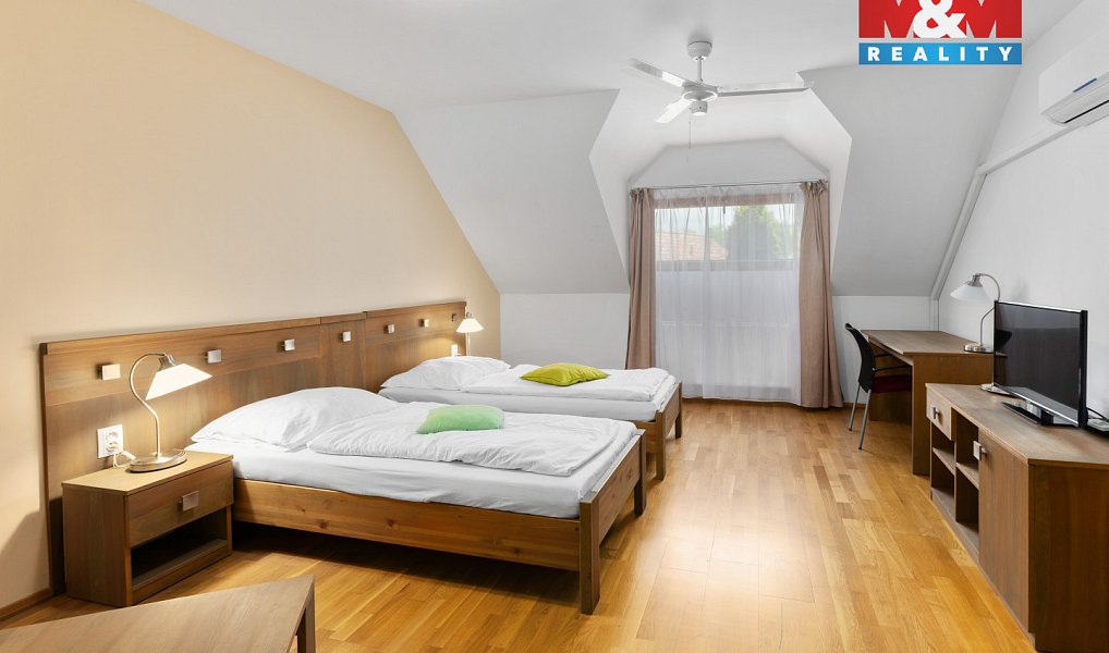 Prodej ubytovacího objektu 1 100 m², Dobruška – náhled fotky 10