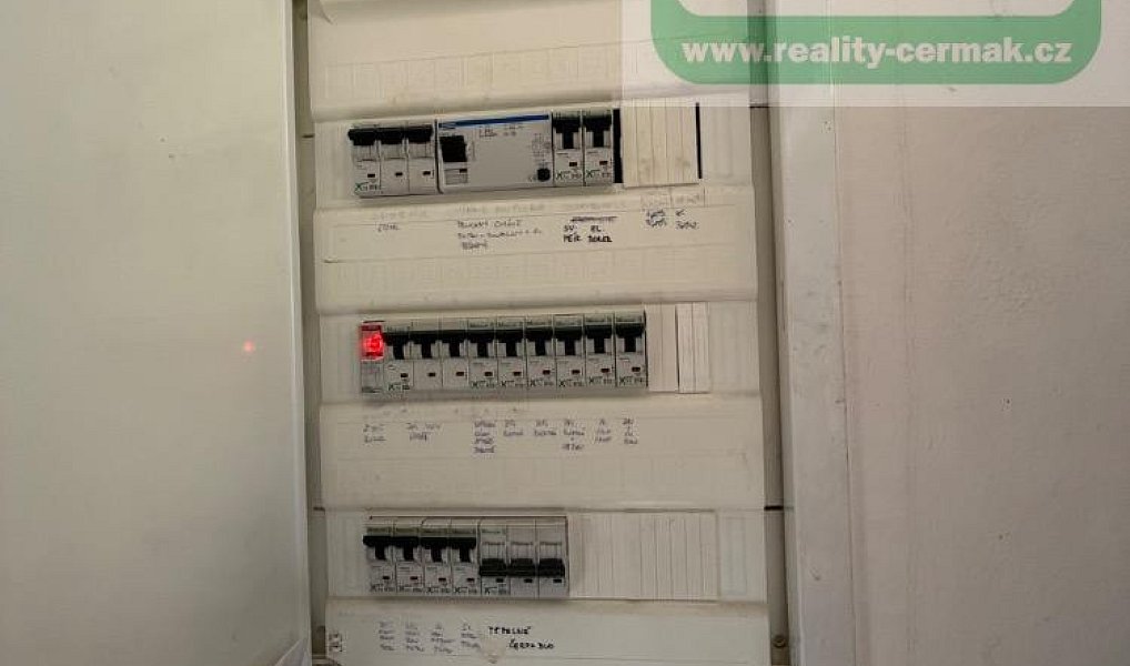 Prodej domu 230 m² s pozemkem 315 m², Svatý Jan – náhled fotky 11