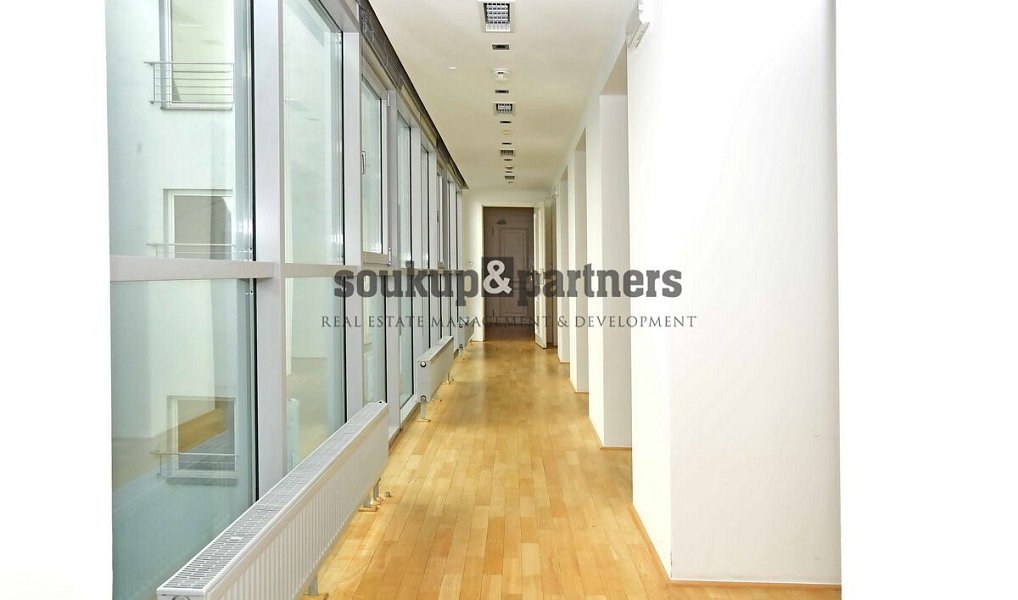 Pronájem kanceláře 210 m², Praha – náhled fotky 7