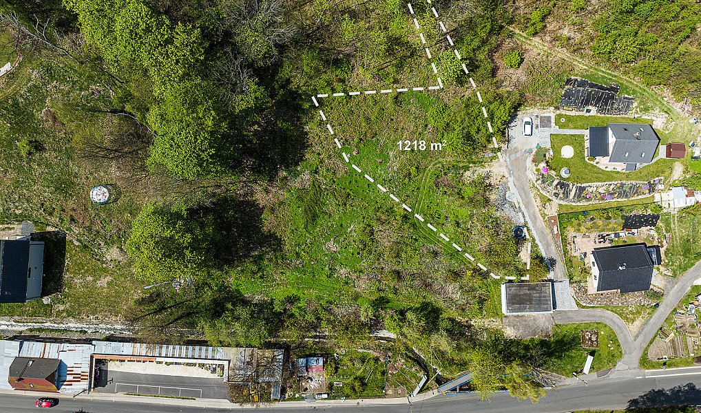 Prodej stavebního pozemku 1 218 m², Petrovice – náhled fotky 3