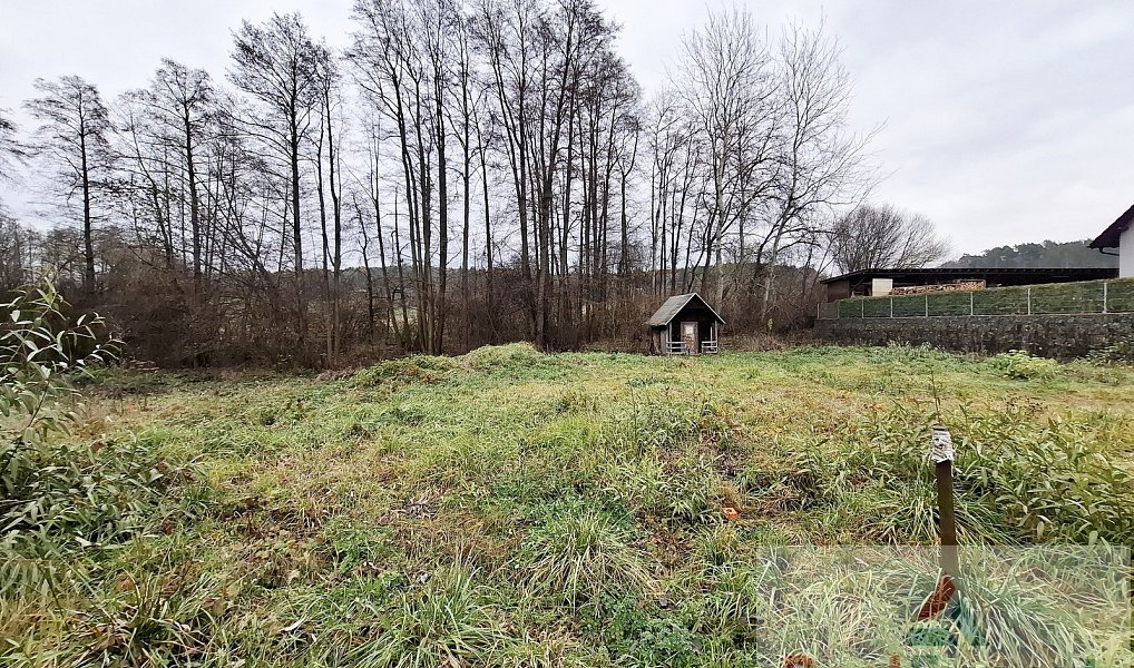 Prodej stavebního pozemku 1 000 m², Nové Dvory – náhled fotky 4