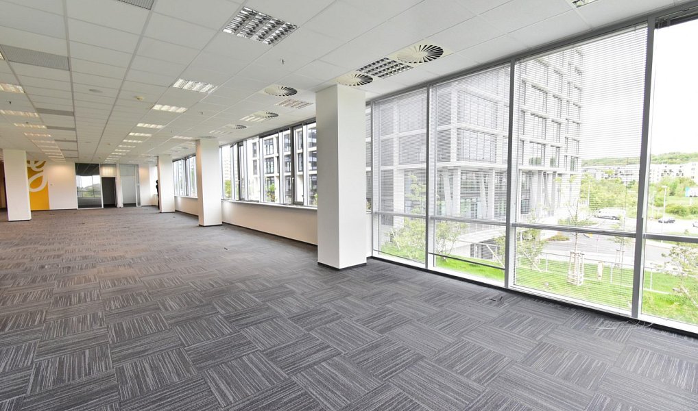 Pronájem kanceláře 2 870 m², Ořech – náhled fotky 9