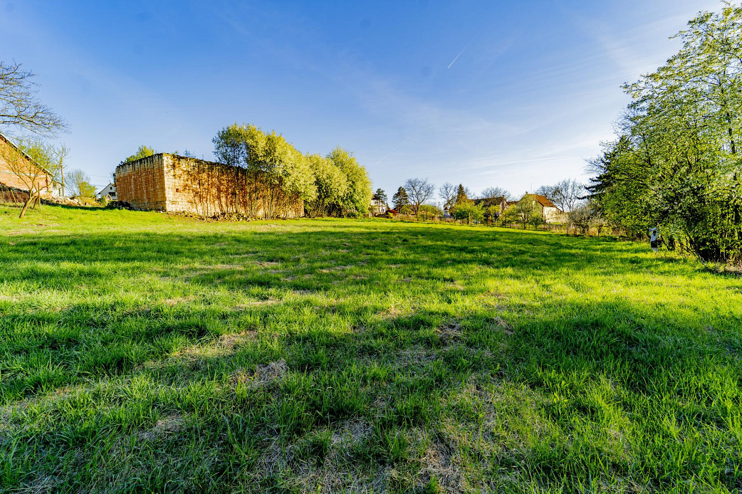 Prodej stavebního pozemku 3 831 m² – fotografie 3