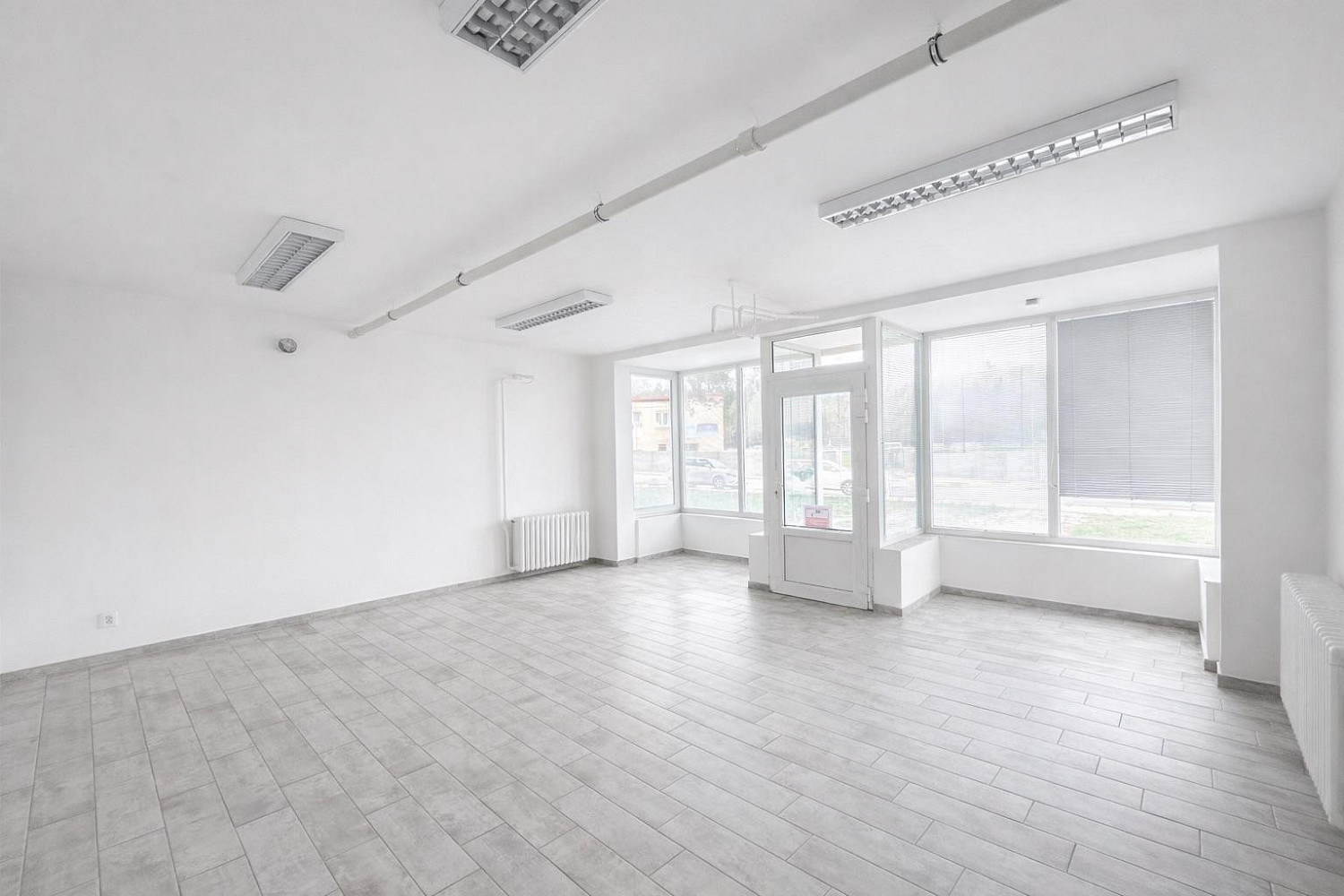Pronájem kanceláře 36 m² — photo 3