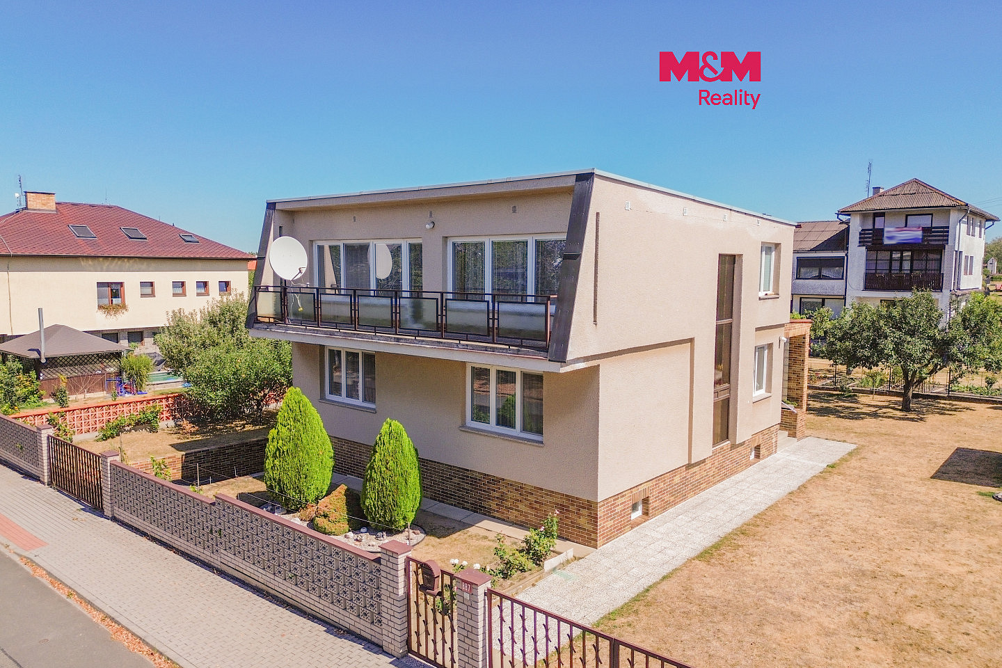 Prodej domu 230 m² s pozemkem 817 m²