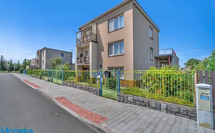 Prodej domu 196 m² s pozemkem 224 m², Pardubice - Dražkovice