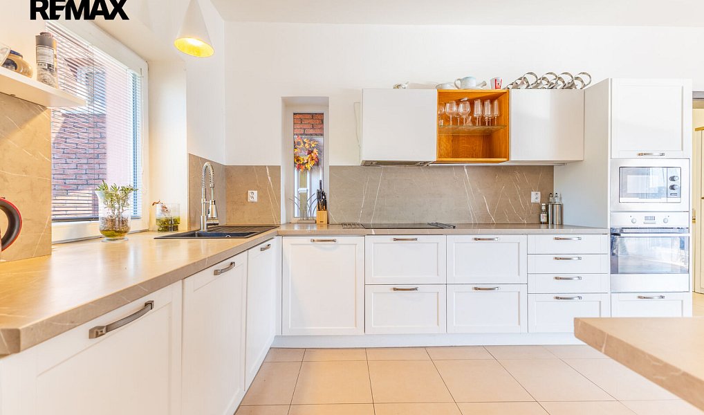 Prodej domu 228 m² s pozemkem 919 m², Hradečno – náhled fotky 3