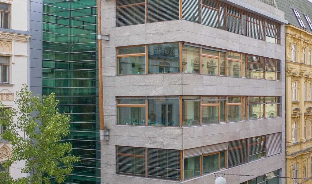 Pronájem krýtých parkovacích stání v parkovací zakladači v centru Brna, Brno – náhled fotky 3