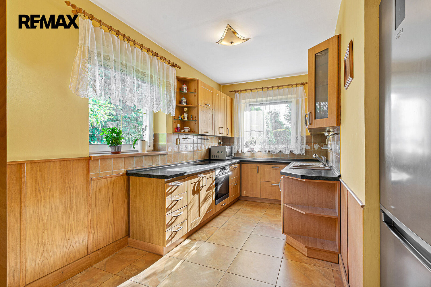 Prodej domu 186 m² s pozemkem 1 033 m² – fotografie 3
