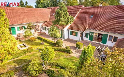 Prodej domu 900 m² s pozemkem 5 925 m², Dolní Pěna, okres Jindřichův Hradec